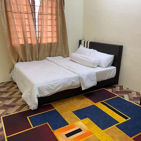 Homestay Sri Jasmine カジャン エクステリア 写真